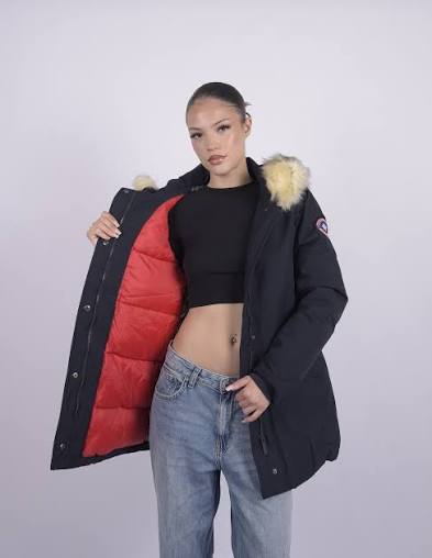 Paragoose: Redefining Contemporary Outerwear for Modern Style